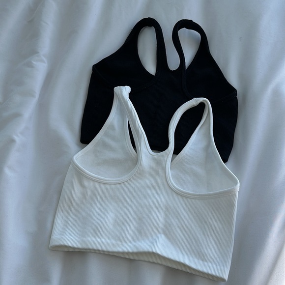 Bundle of 2 AE Workout Tops - Picture 2 of 2